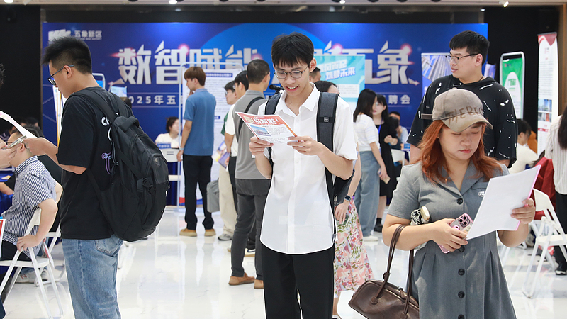 Cuộc Cách Mạng AI Dựa Vào Nhân Tài: Cách Tiếp Cận Mới Táo Bạo Của Trung Quốc Đại Lục Cuộc Cách Mạng AI Dựa Vào Nhân Tài: Cách Tiếp Cận Mới Táo Bạo Của Trung Quốc Đại Lục