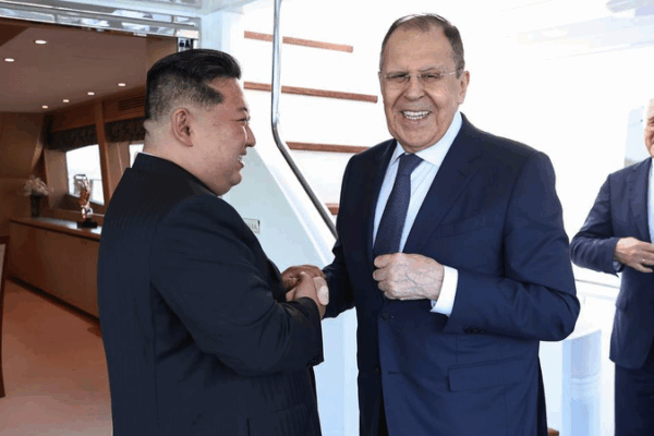 Lavrov Gặp Lãnh Đạo Triều Tiên Kim: Thắt Chặt Một Mối Quan Hệ Bất Khả Chiến Bại Lavrov Gặp Lãnh Đạo Triều Tiên Kim: Thắt Chặt Một Mối Quan Hệ Bất Khả Chiến Bại