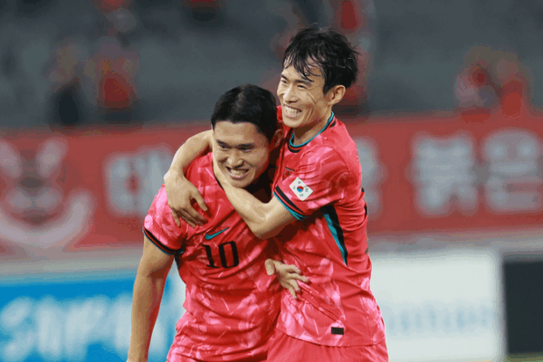 Trung Quốc thua 0-3 trước Hàn Quốc ở trận mở màn EAFF Trung Quốc thua 0-3 trước Hàn Quốc ở trận mở màn EAFF
