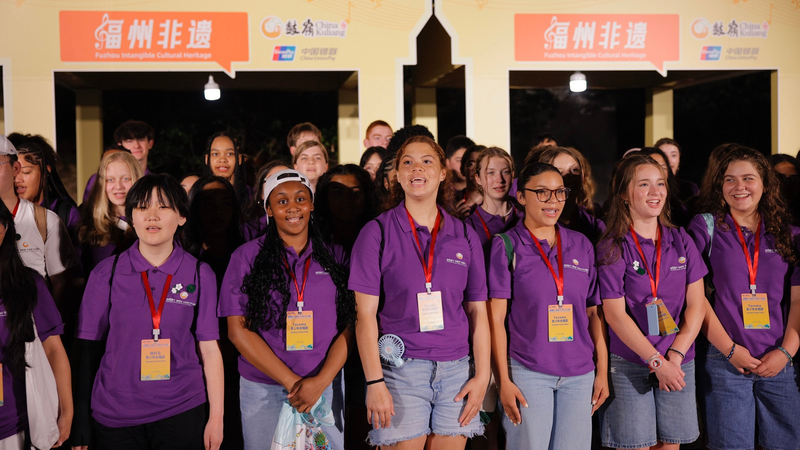 Flashmob kết nối giới trẻ tại Lễ hội dàn hợp xướng Trung Quốc-Mỹ Flashmob kết nối giới trẻ tại Lễ hội dàn hợp xướng Trung Quốc-Mỹ video poster