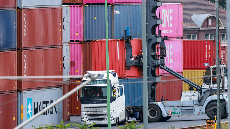 ALHI2NUV9KFHVW8DV62O - Thế Giới Trong Tầm Tay Các chuyên gia EU kêu gọi 'Doanh nghiệp lên hàng đầu' giữa căng thẳng thuế quan Mỹ