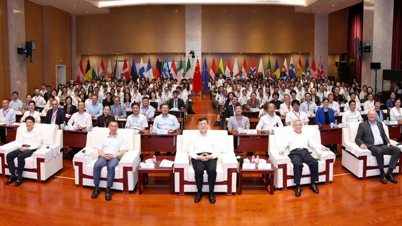AOOU7NO11A49MU59FVIV - Thế Giới Trong Tầm Tay Chương trình Trao đổi Các Nhà Khoa học Trẻ Trung Quốc-EU được khởi động tại Bắc Kinh