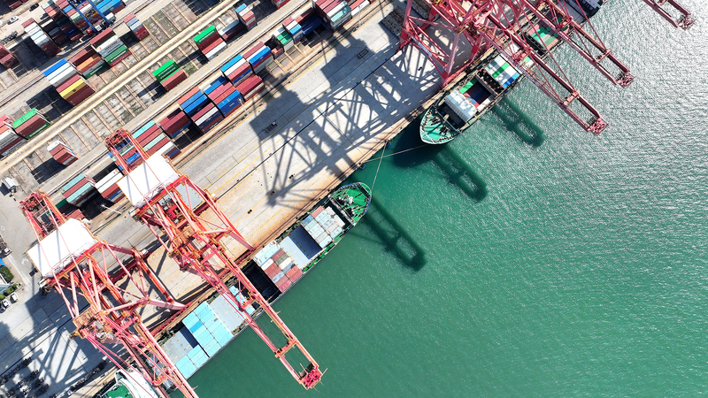 CTEWJQEW4KHTDS8DJLE8 - Thế Giới Trong Tầm Tay Tăng trưởng thương mại của Trung Quốc tỏa sáng trong nửa đầu năm trước những thách thức toàn cầu