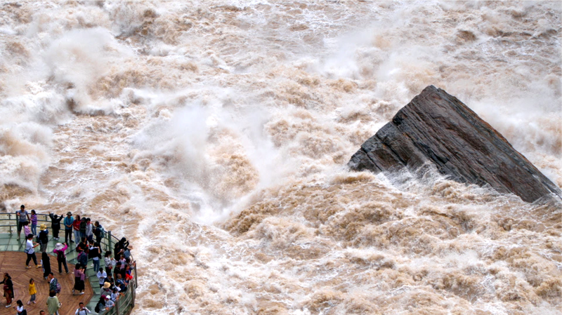 D6QNS8LXOUFN086WMJWH - Thế Giới Trong Tầm Tay Hẻm Núi Hổ Nhảy: Sự Mát Mẻ Mùa Hè & Tiếng Gầm Của Thiên Nhiên