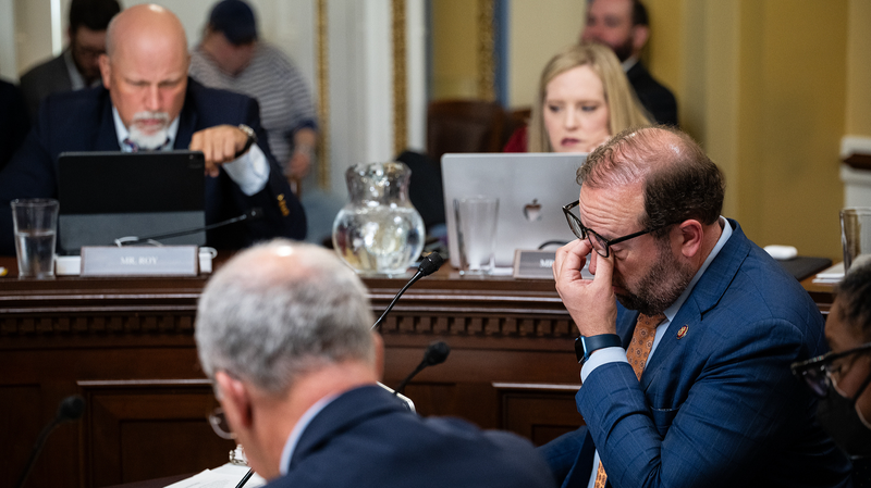 Thượng viện thông qua dự luật thuế khổng lồ của Trump: Điều gì tiếp theo? Thượng viện thông qua dự luật thuế khổng lồ của Trump: Điều gì tiếp theo?