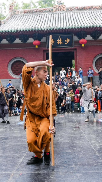 Tuyệt Kỹ Côn Pháp Thiếu Lâm: Sức Mạnh và Sự Hài Hòa Trong Từng Cú Vung Tuyệt Kỹ Côn Pháp Thiếu Lâm: Sức Mạnh và Sự Hài Hòa Trong Từng Cú Vung video poster