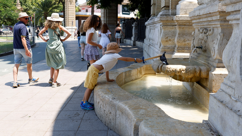 Madrid nóng bức: Sóng nhiệt ảnh hưởng đến du lịch & sinh kế video poster