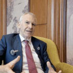 Cựu Thủ tướng Bỉ về sự kết hợp giữa công nghệ và truyền thống của Trung Quốc video poster