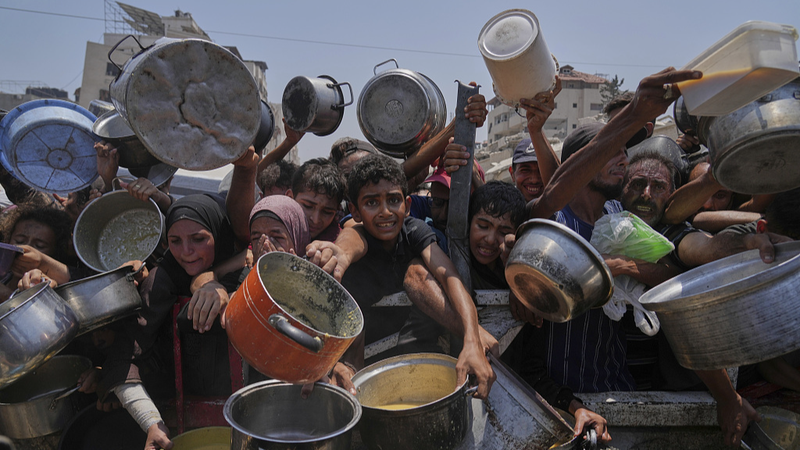 Israel nối lại việc thả hàng cứu trợ nhân đạo tại Gaza trong cuộc khủng hoảng đói nghiêm trọng Israel nối lại việc thả hàng cứu trợ nhân đạo tại Gaza trong cuộc khủng hoảng đói nghiêm trọng