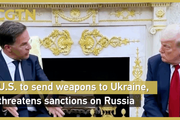Mỹ gửi vũ khí tới Ukraine, cảnh báo Nga bằng thuế nặng Mỹ gửi vũ khí tới Ukraine, cảnh báo Nga bằng thuế nặng video poster