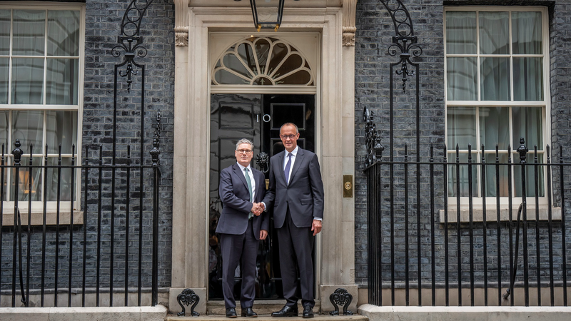 RMNN2C7PASM8M587SLJ9 - Thế Giới Trong Tầm Tay Vương quốc Anh và Đức Xây dựng Mối Quan Hệ Mới với Hiệp Ước Hữu Nghị Mang Tính Cột Mốc