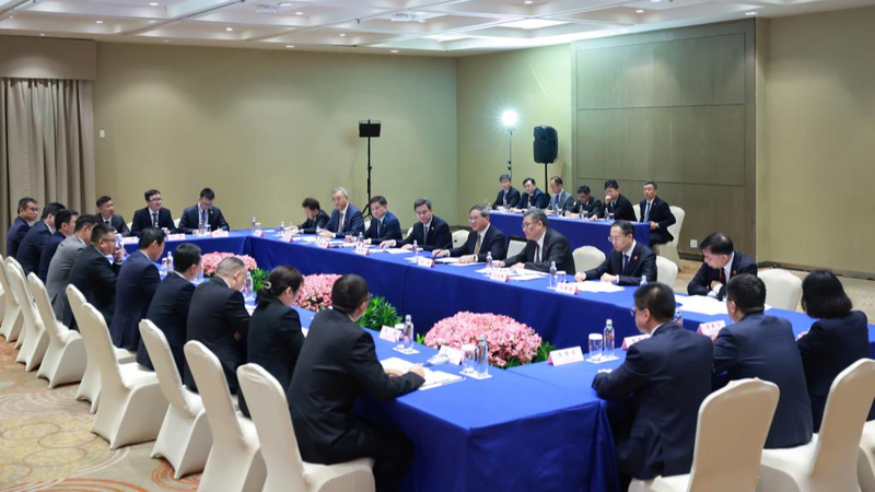 Li Qiang: Nền Kinh Tế Mạnh Mẽ Vượt Qua Những Thách Thức Toàn Cầu Li Qiang: Nền Kinh Tế Mạnh Mẽ Vượt Qua Những Thách Thức Toàn Cầu