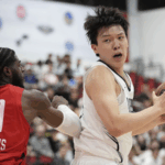 SMREHKCGWEPPUHIVLFXP - Thế Giới Trong Tầm Tay Yang Hansen tỏa sáng trong buổi ra mắt NBA Summer League video poster
