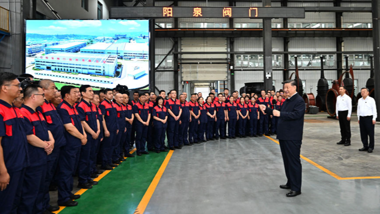 Tập Cận Bình Thị Sát Nhà Máy Van Yangquan ở Sơn Tây Tập Cận Bình Thị Sát Nhà Máy Van Yangquan ở Sơn Tây