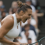 URSGV7DPTGHCZXWSNGC6 - Thế Giới Trong Tầm Tay Sabalenka vượt qua Mertens để vào tứ kết Wimbledon