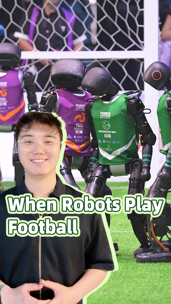 Robot thắp sáng RoboLeague 2025 video poster
