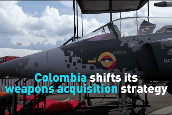 Sự Chuyển Đổi Táo Bạo của Colombia: Tiếp Nhận Máy Bay Chiến Đấu Của Thụy Điển Sự Chuyển Đổi Táo Bạo của Colombia: Tiếp Nhận Máy Bay Chiến Đấu Của Thụy Điển video poster