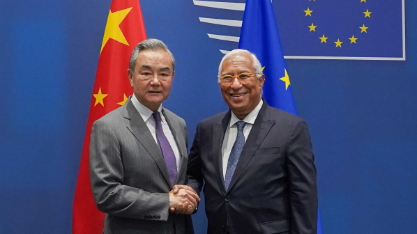 Vương Nghị kêu gọi Trung Quốc và EU làm trụ cột cho sự ổn định toàn cầu Vương Nghị kêu gọi Trung Quốc và EU làm trụ cột cho sự ổn định toàn cầu