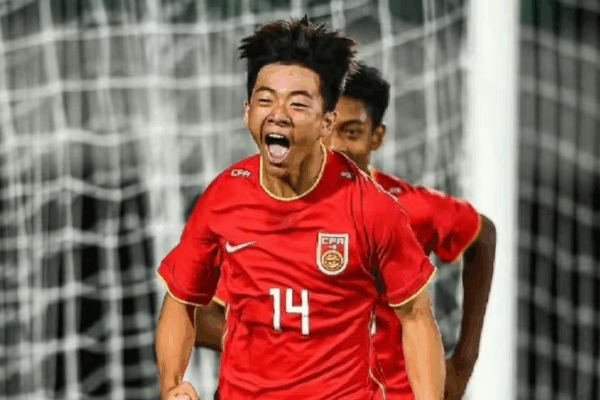 Đội U16 Trung Quốc chiến thắng 2-1 đầy kịch tính tại Thẩm Dương Đội U16 Trung Quốc chiến thắng 2-1 đầy kịch tính tại Thẩm Dương