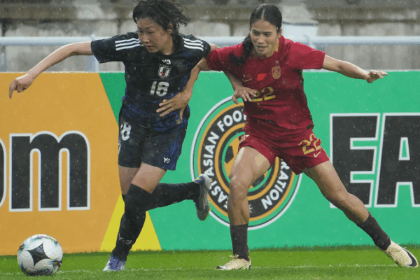 Hàn Quốc giành chức vô địch EAFF Women’s Championship dưới trời mưa ở Suwon Hàn Quốc giành chức vô địch EAFF Women's Championship dưới trời mưa ở Suwon