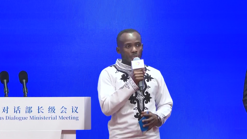 Lá thư truyền cảm hứng của sinh viên Kenya gửi Tổng thống Tập Cận Bình kết nối toàn cầu video poster