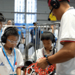 YIW62BHZ9LQXLRPQ6LOU - Thế Giới Trong Tầm Tay Bóng đá drone cất cánh tại Thượng Hải video poster