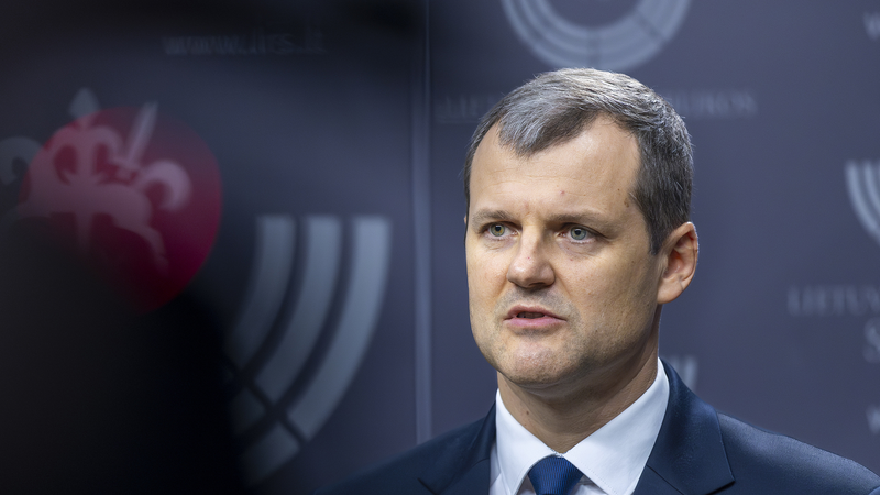 Thủ tướng Lithuania từ chức giữa khủng hoảng liên minh và điều tra đạo đức