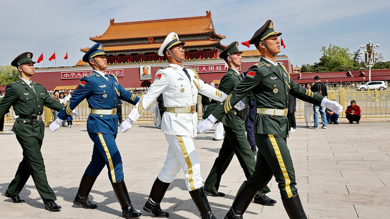 Tập Cận Bình Khen Ngợi Các Đơn Vị PLA & Nhà Đổi Mới Quốc Phòng