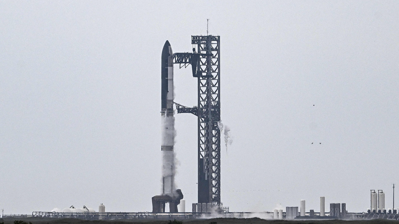 SpaceX hoãn lần phóng thứ 10 của Starship do mây ở Texas SpaceX hoãn lần phóng thứ 10 của Starship do mây ở Texas