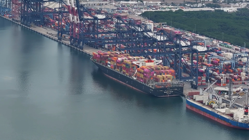 Thặng dư Thương mại của Mexico với Mỹ Tăng kỷ lục video poster