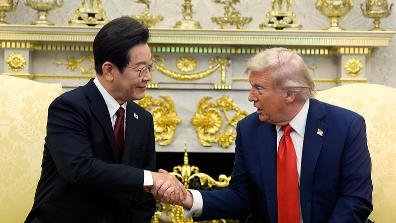 Trump hy vọng gặp Kim Jong Un của CHDCND Triều Tiên sau cuộc họp với lãnh đạo Hàn Quốc Trump hy vọng gặp Kim Jong Un của CHDCND Triều Tiên sau cuộc họp với lãnh đạo Hàn Quốc