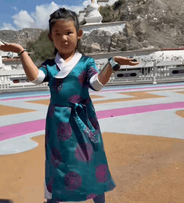 TikToker 5 tuổi dẫn đầu #XizangDanceTime tại Cung điện Potala TikToker 5 tuổi dẫn đầu #XizangDanceTime tại Cung điện Potala video poster