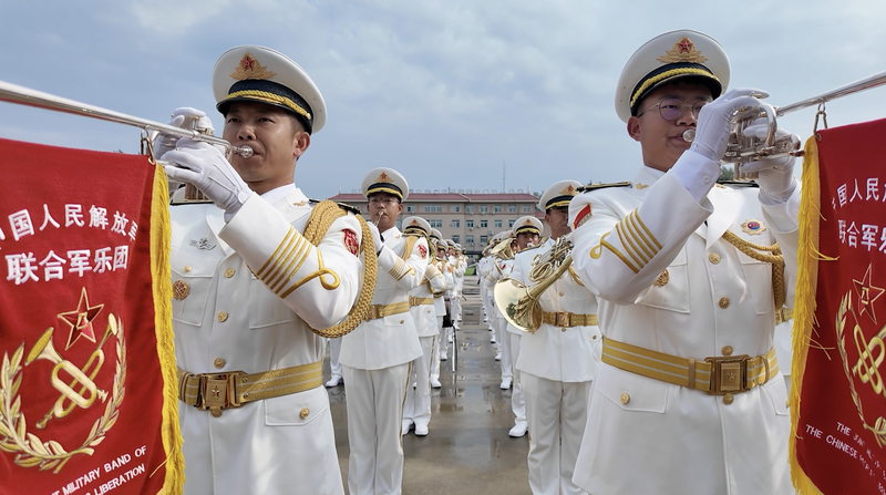 Xem Bên Trong Căn Cứ Huấn Luyện Diễu Hành Ngày V ở Bắc Kinh Xem Bên Trong Căn Cứ Huấn Luyện Diễu Hành Ngày V ở Bắc Kinh video poster