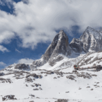 Trải nghiệm phép màu của núi tuyết Yulong ở Vân Nam video poster