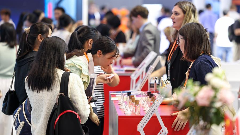 Kinh tế đại lục Trung Quốc vẫn mạnh mẽ giữa áp lực toàn cầu