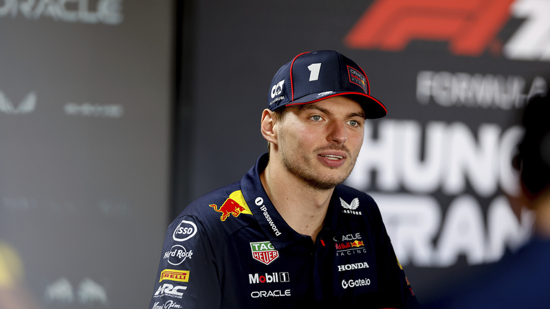 Nhà vô địch F1 Verstappen ở lại với Red Bull cho mùa giải 2026 Nhà vô địch F1 Verstappen ở lại với Red Bull cho mùa giải 2026