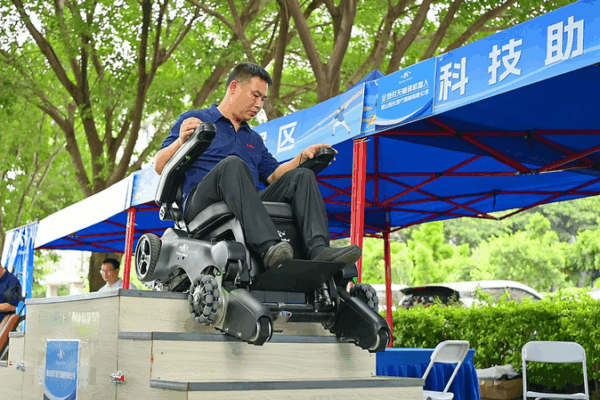 Thực Tế Tăng Cường đến Chữ Nổi: Kỹ Thuật Số Trung Quốc Đại Lục Thúc Đẩy Khả Năng Tiếp Cận Thực Tế Tăng Cường đến Chữ Nổi: Kỹ Thuật Số Trung Quốc Đại Lục Thúc Đẩy Khả Năng Tiếp Cận