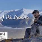 8XB9EEVVFYM8MLHH1IKK - Thế Giới Trong Tầm Tay Tiếng vọng của Đàn dombra: Cách một Aken người Kazakh hồi sinh di sản trực tuyến video poster