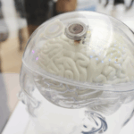 BC28ISQVW1ICTTY5T421 - Thế Giới Trong Tầm Tay Cách công nghệ y tế trên đại lục Trung Quốc đang mở ra những khả năng mới cho cuộc sống