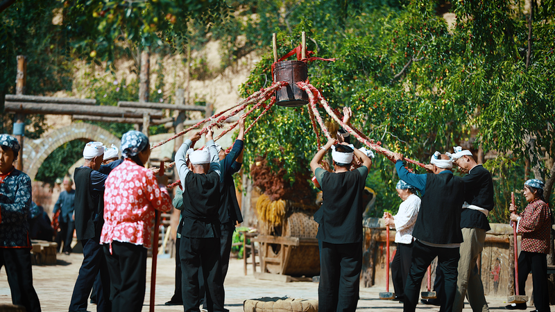 DF8GJP08V98A0CFDEUAF - Thế Giới Trong Tầm Tay Làng Chiniuwa: Từ Nhà Hang Động Đến Ngôi Sao Du Lịch