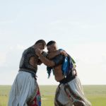 Giấc Mơ 7 Năm Mongolian Bokh Của Bayinmend Trẻ Tuổi Trên Đồng Cỏ video poster