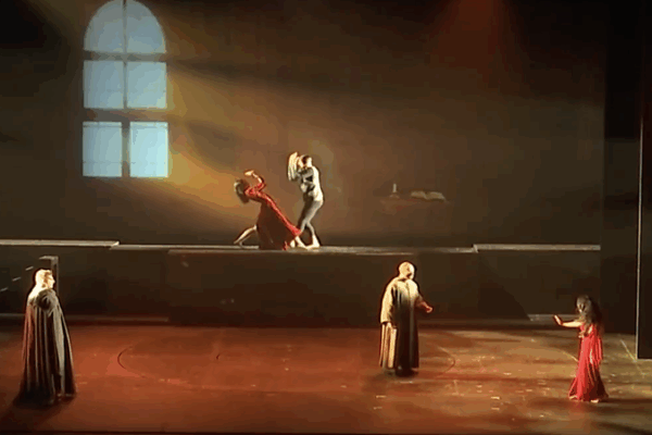 Nhạc kịch Ý ‘The Divine Comedy’ mê hoặc Bắc Kinh Nhạc kịch Ý 'The Divine Comedy' mê hoặc Bắc Kinh