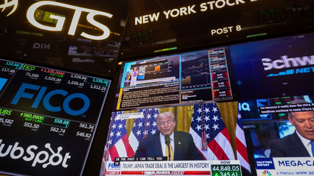 Sân Khấu Thuế Quan của Trump: Một Màn Trình Diễn Potemkin Về Chiến Thuật Thương Mại Sân Khấu Thuế Quan của Trump: Một Màn Trình Diễn Potemkin Về Chiến Thuật Thương Mại
