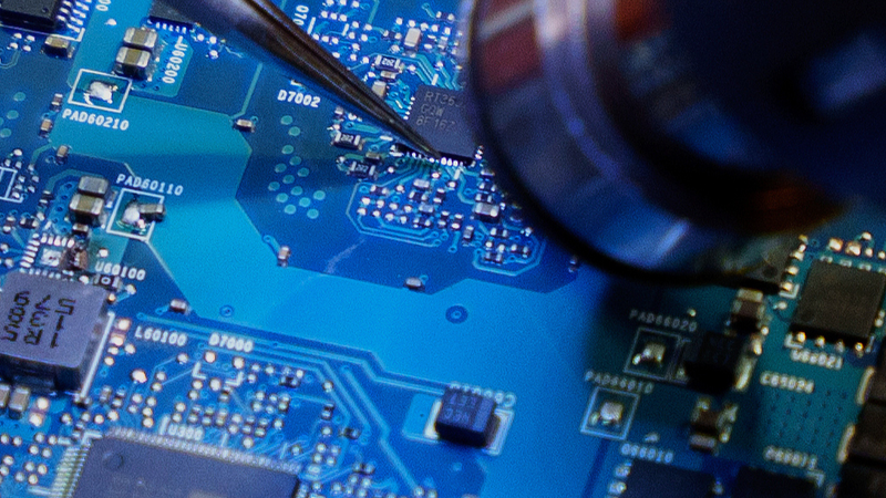 L031MDFCWZB8MZ34W2D2 - Thế Giới Trong Tầm Tay Đạo luật Bảo mật Chip của Hoa Kỳ Khơi Gợi Tranh Luận Về An Ninh và Quyền Lực Vượt Quá Giới Hạn