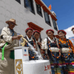 NJCW2Q0N31O45AY61EOQ - Thế Giới Trong Tầm Tay Bình Minh Mới Của Tây Tạng: Thoát Khỏi Chế Độ Nông Nô Để Đến Thịnh Vượng