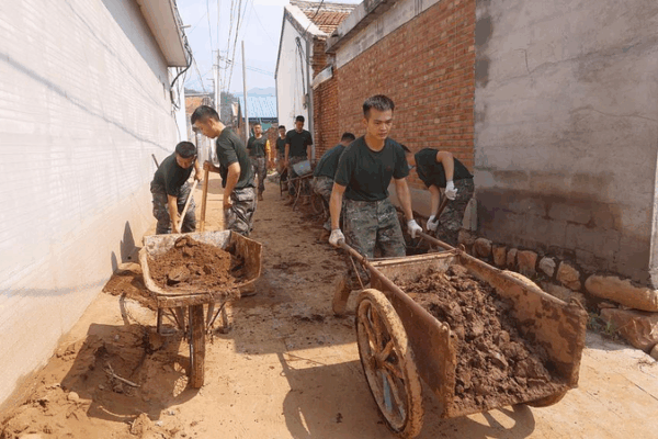 Các Làng Ở Bắc Kinh Kết Nối Lại: Khôi Phục Điện Sau Mưa Bão Lớn