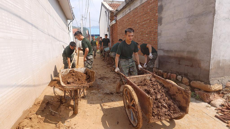 Các Làng Ở Bắc Kinh Kết Nối Lại: Khôi Phục Điện Sau Mưa Bão Lớn