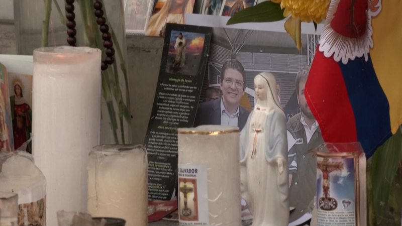 Colombia Đau Buồn: Thượng Nghị Sĩ Miguel Uribe Turbay Qua Đời video poster