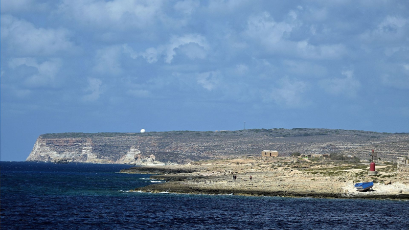 Ít nhất 20 người di cư thiệt mạng trong vụ đắm tàu ngoài khơi Lampedusa Ít nhất 20 người di cư thiệt mạng trong vụ đắm tàu ngoài khơi Lampedusa