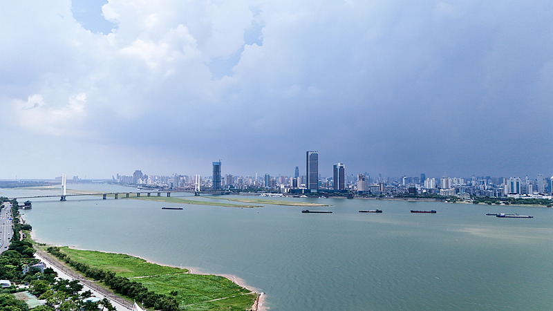 Quảng trường Qiushui của Nam Xương: Trực tiếp xem đài phun nước âm nhạc lớn thứ 2 châu Á video poster